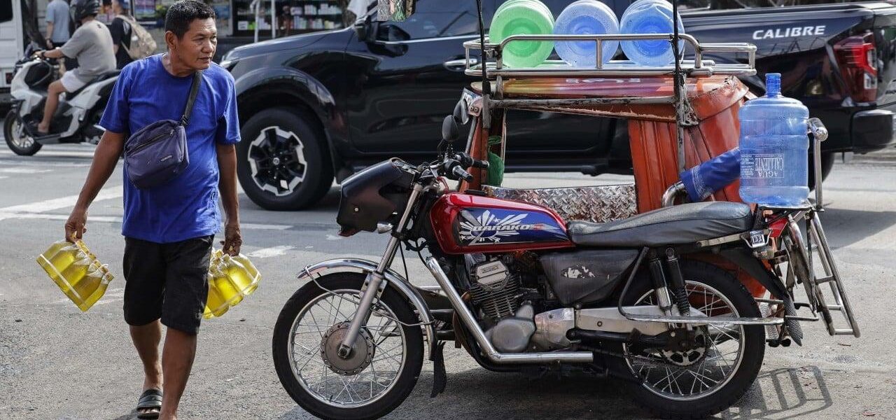 Philippines’ Economic Recovery Faces Domestic and International Challenges Philippines’ Economic Recovery Faces Domestic and International Challenges