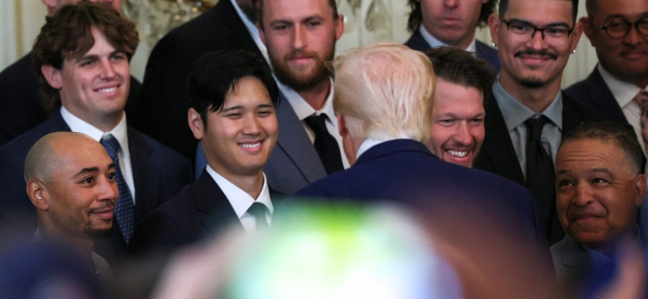 Dodgers’ Oval Office Ordeal: Betts Opts Out of Presidential Photo-Op Amidst Grind Dodgers’ Oval Office Ordeal: Betts Opts Out of Presidential Photo-Op Amidst Grind