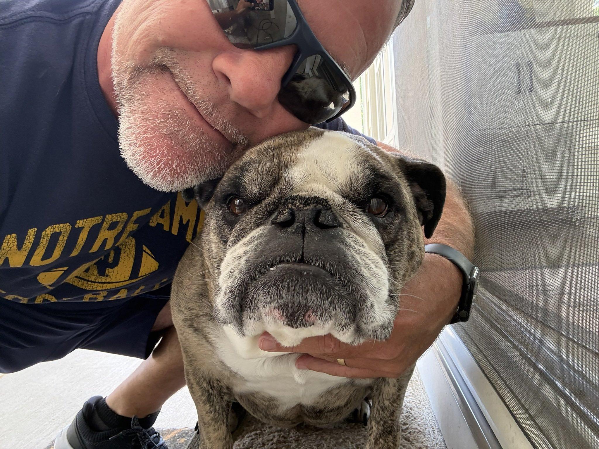 Beyond the Sidelines: How a Coach’s Canine Companion Shapes Notre Dame’s High-Stakes Recruiting War Beyond the Sidelines: How a Coach’s Canine Companion Shapes Notre Dame’s High-Stakes Recruiting War