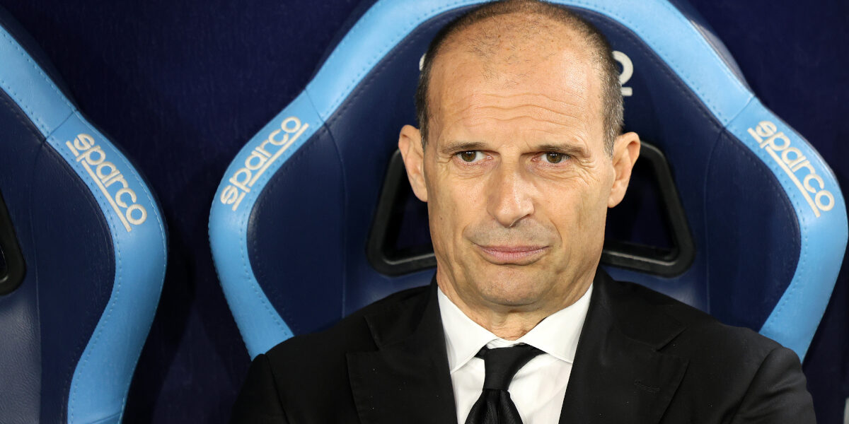 Napoli’s Frayed Fortunes: Old Faces Return, New Talents Secured, But The Fiscal Tightrope Looms Large Napoli’s Frayed Fortunes: Old Faces Return, New Talents Secured, But The Fiscal Tightrope Looms Large