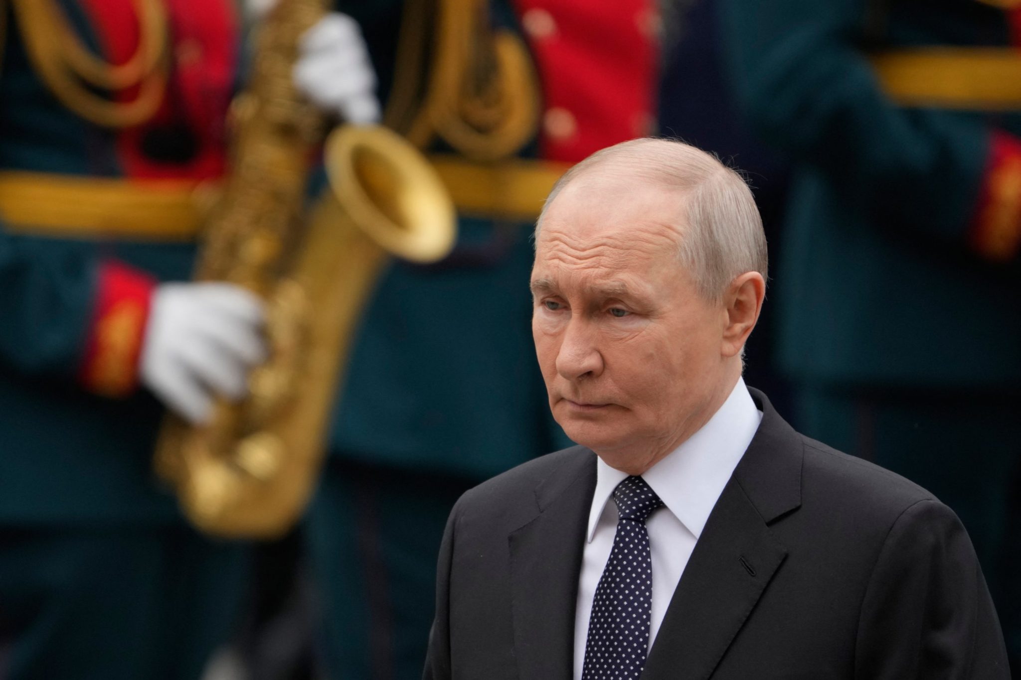 Russia’s Economic Woes: Public Pessimism Soars