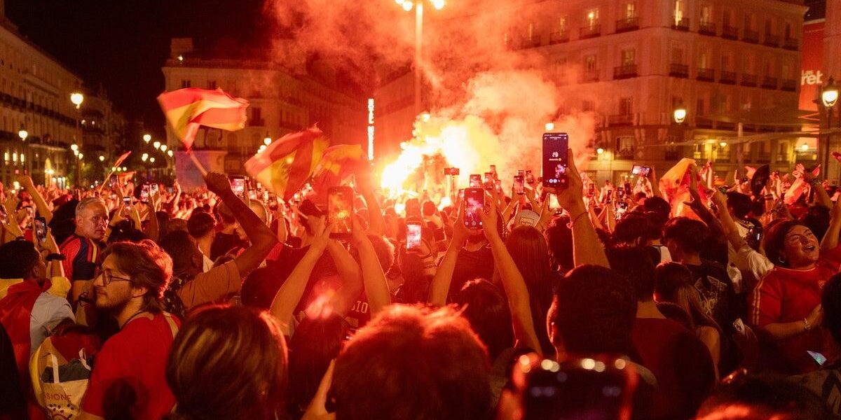 Tragic Death of Teen as Fountain Collapses During World Cup Celebrations in Spain Tragic Death of Teen as Fountain Collapses During World Cup Celebrations in Spain