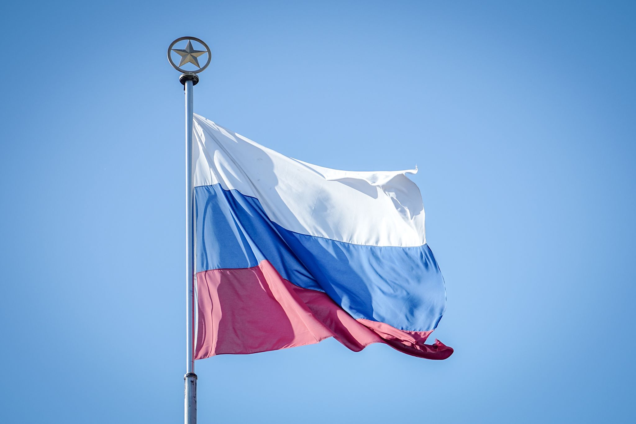 Russian Economy: Service Sector Decline Deepens