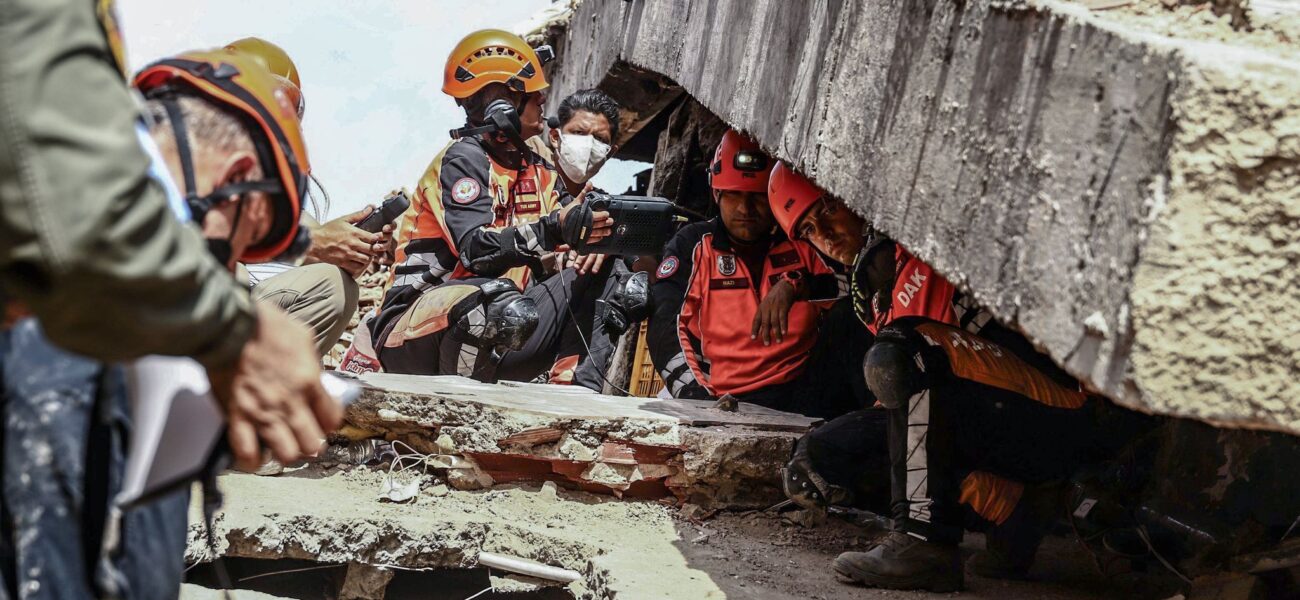 Gold Dust and Despair: Venezuela’s Riches Held Hostage Amidst Quake Catastrophe Gold Dust and Despair: Venezuela’s Riches Held Hostage Amidst Quake Catastrophe
