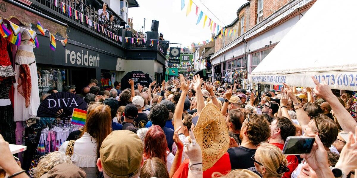 Nick Cave and the Bad Seeds Perform Unexpected Rooftop Concert in Brighton