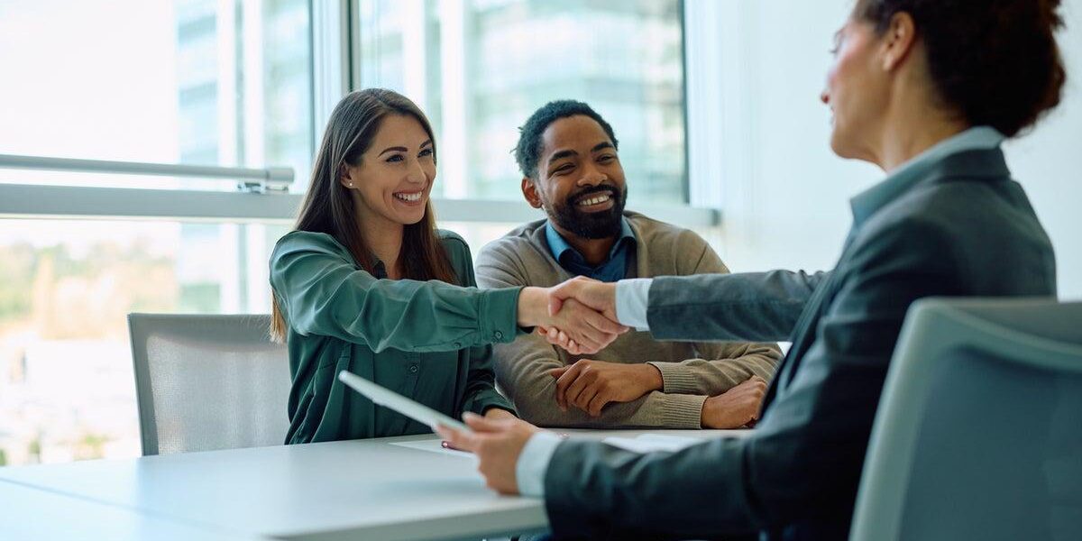 Banks Reach Out to Customers: Financial Advice and Wealth Building Insights