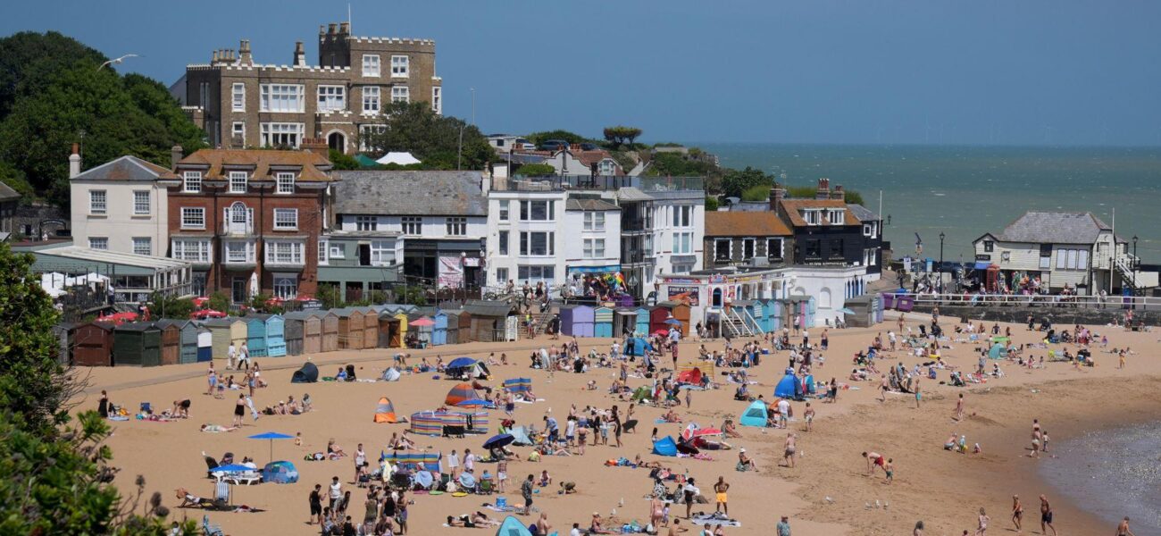 UK Heatwave Approaching End: Cooler Weather Expected UK Heatwave Approaching End: Cooler Weather Expected