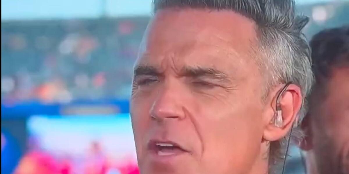 Robbie Williams Clarifies World Cup Final TV Incident Robbie Williams Clarifies World Cup Final TV Incident
