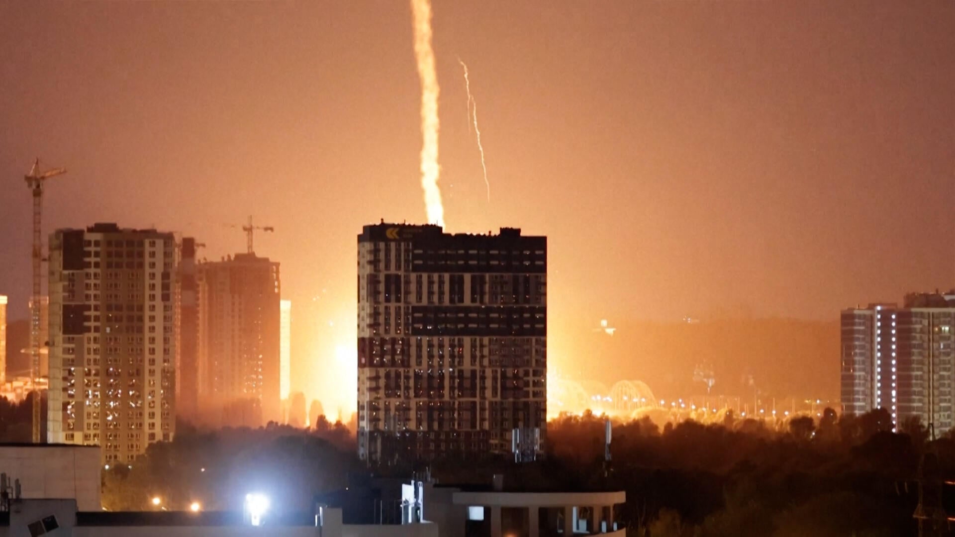 Kyiv Ablaze: Summit’s Shadow Looms as Russia Sends Deadly Message