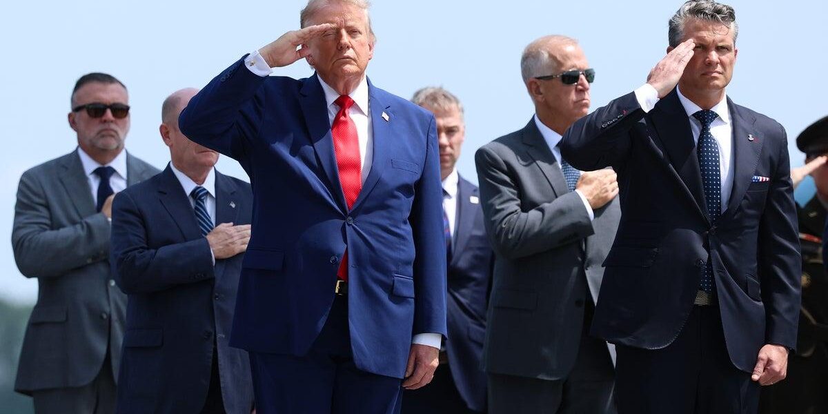 Trump Attends Dignified Transfer for Fallen US Soldiers from Middle East Trump Attends Dignified Transfer for Fallen US Soldiers from Middle East