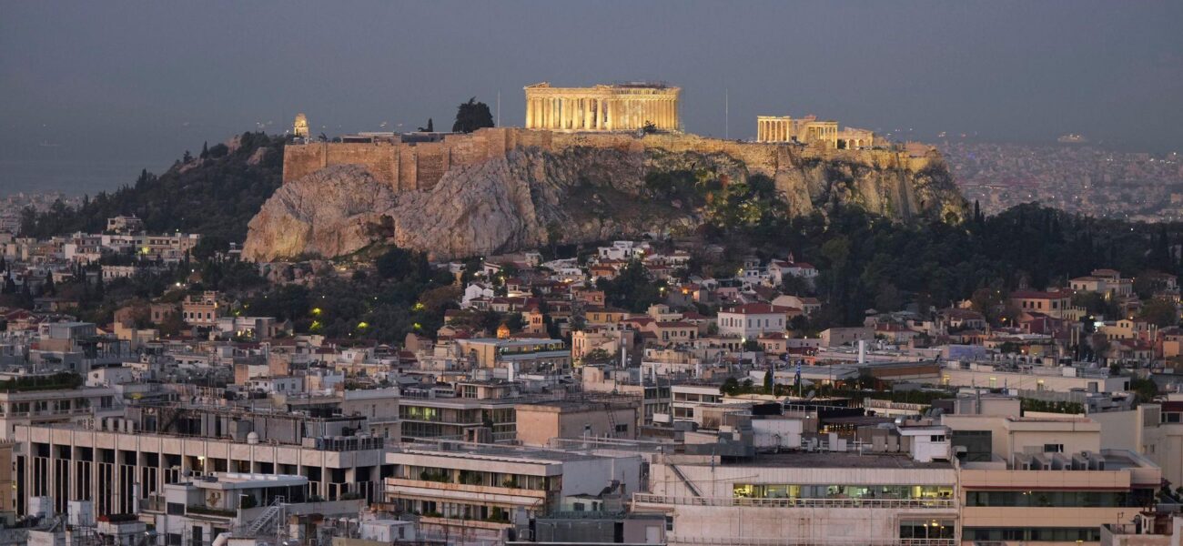 British Woman’s Body Discovered in Suitcase in Greece, Investigation Underway British Woman’s Body Discovered in Suitcase in Greece, Investigation Underway