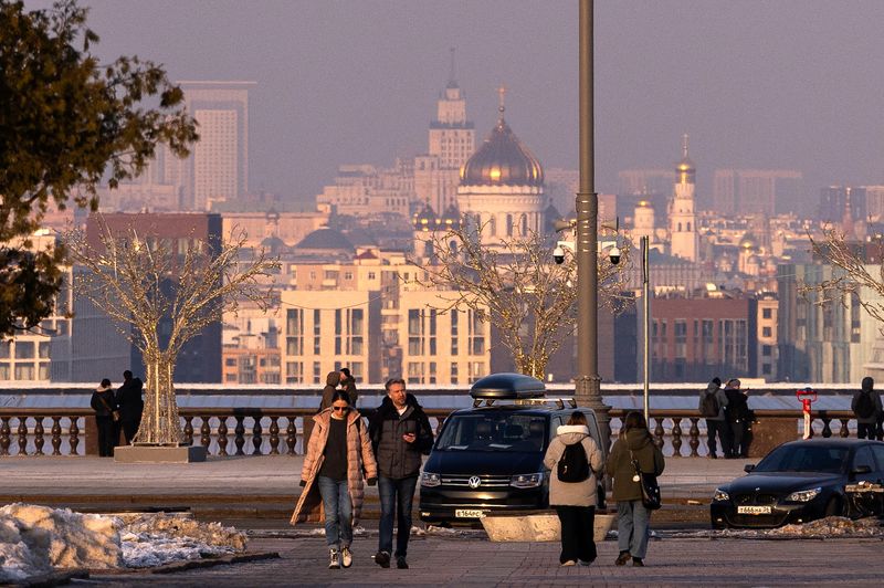 Kremlin’s Faustian Bargain: Grand Ambitions Collide With Bloating Budget Kremlin’s Faustian Bargain: Grand Ambitions Collide With Bloating Budget
