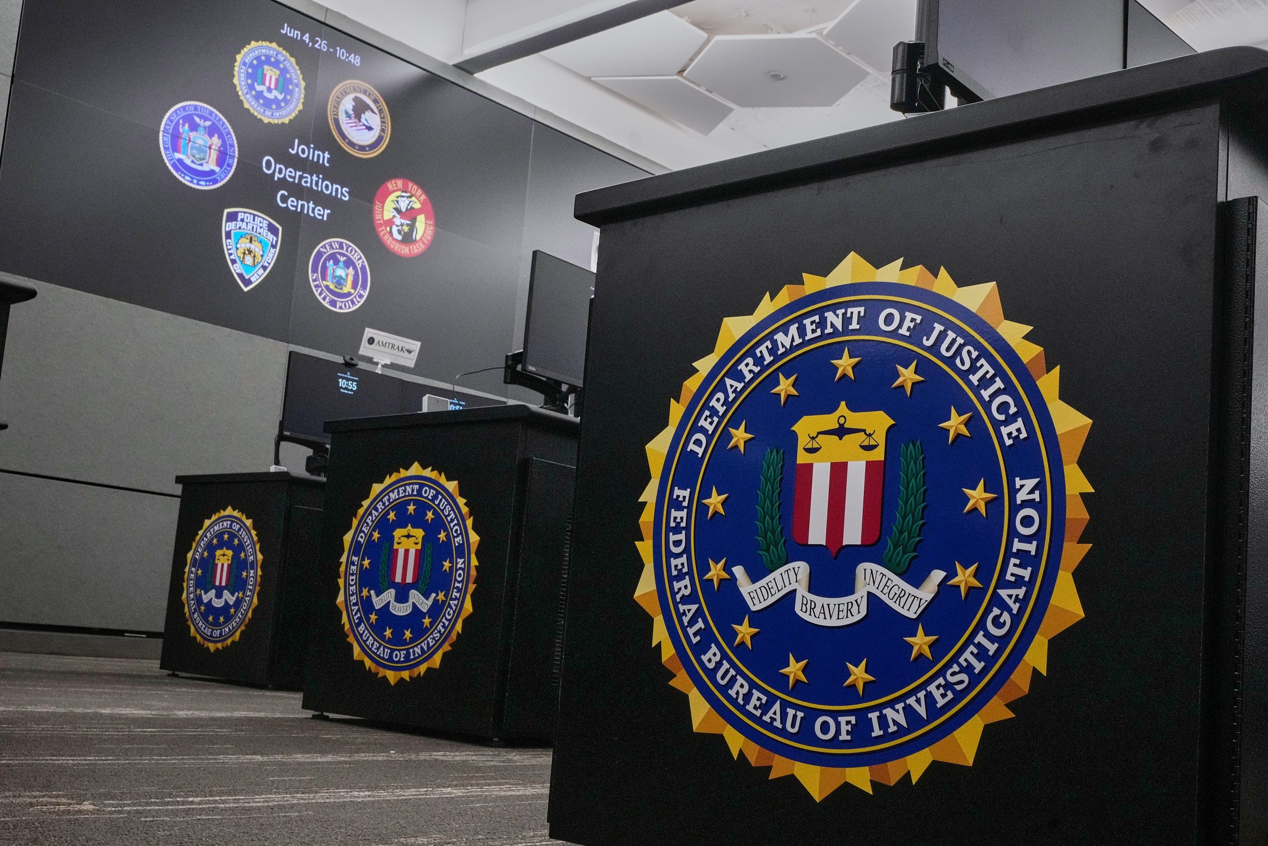 Chicago FBI Boss Forced Out: Unpacking the Impact