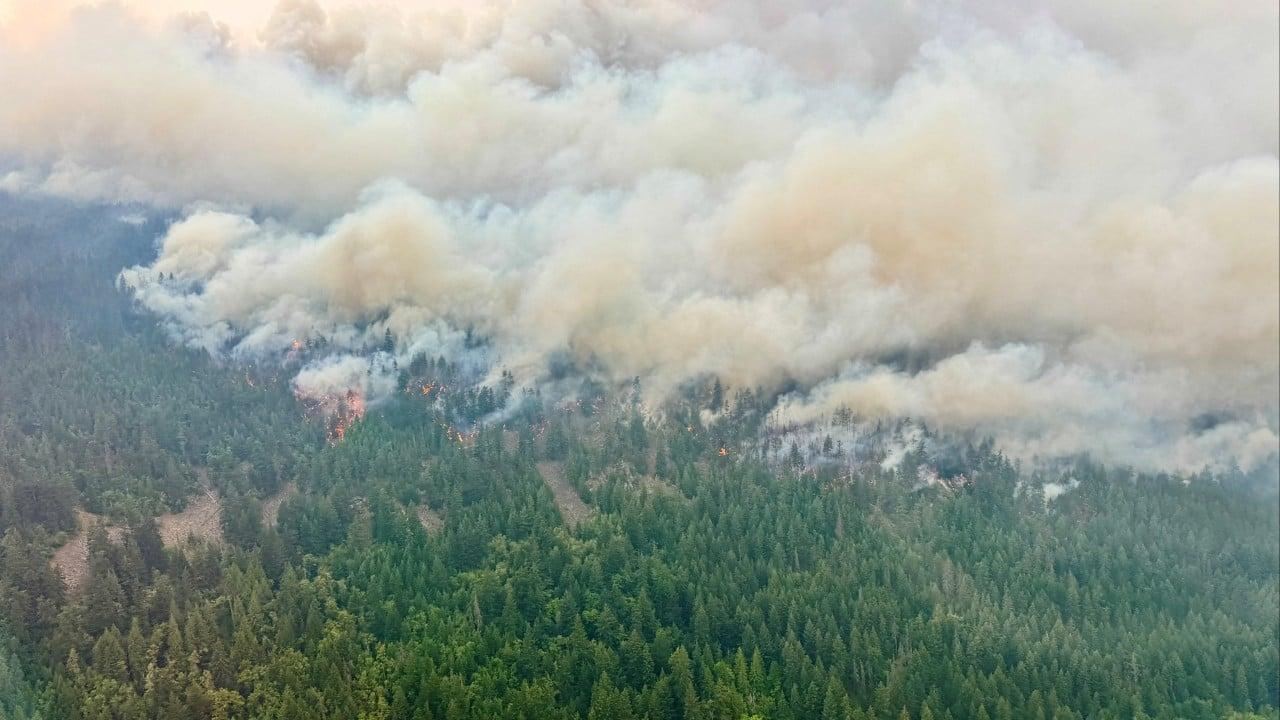 Canadian Military Prepares to Evacuate Ontario Community as Wildfire Smoke Spreads to US