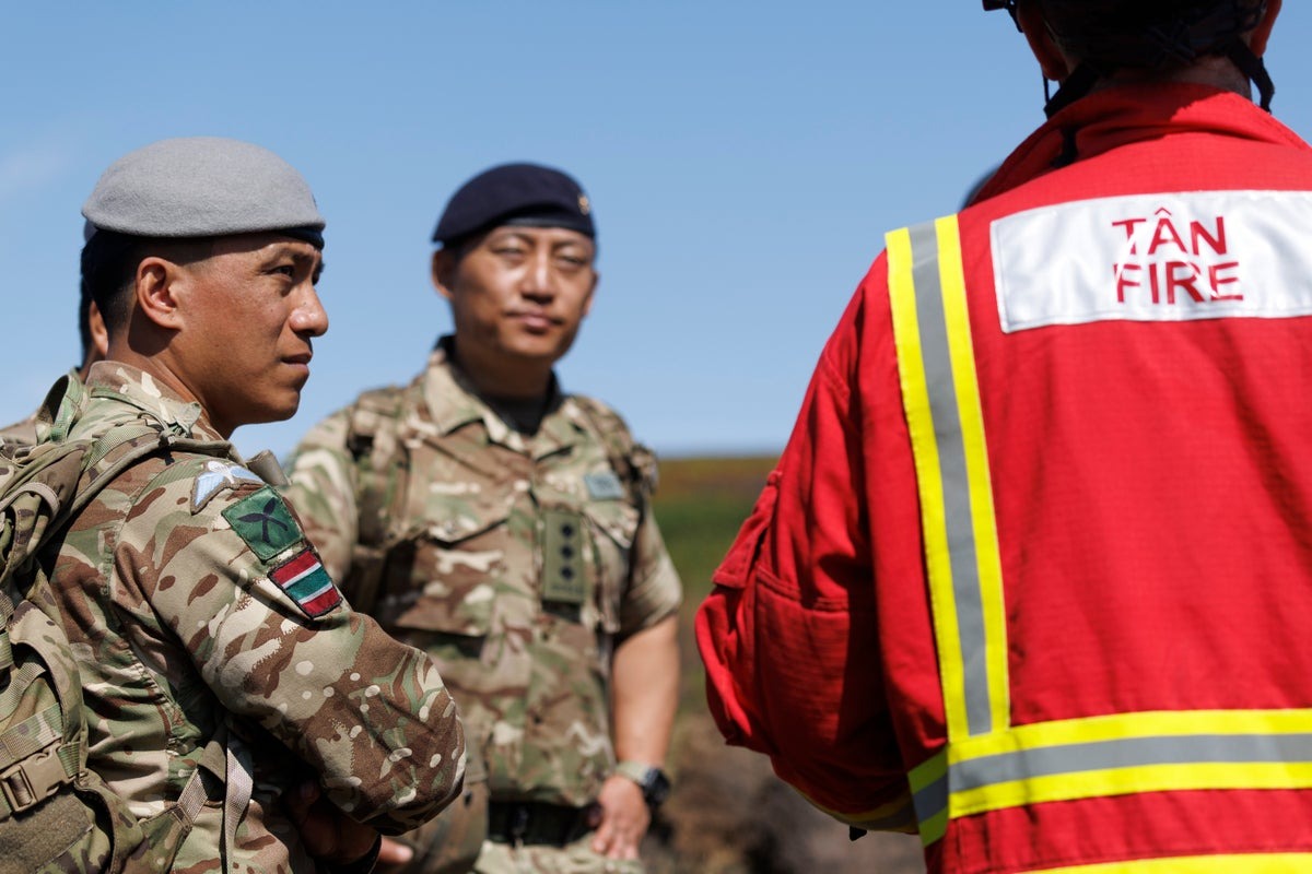 Gurkhas Deployed to South Wales to Combat Wildfires Gurkhas Deployed to South Wales to Combat Wildfires