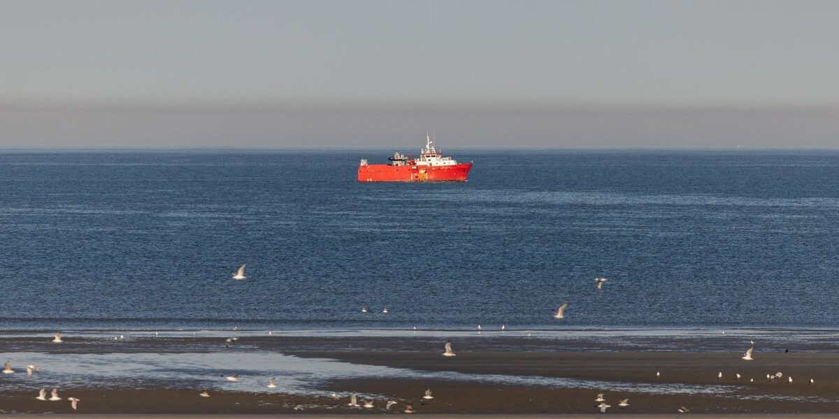 French Authorities Launch Rescue Operation as 140 Migrants Attempt Channel Crossing to UK French Authorities Launch Rescue Operation as 140 Migrants Attempt Channel Crossing to UK
