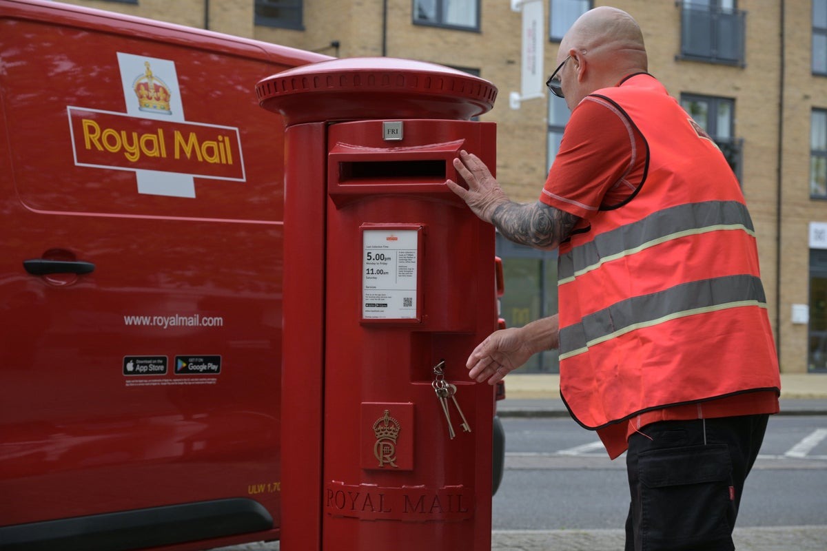 Royal Mail Misses Delivery Targets Despite £500 Million Overhaul Royal Mail Misses Delivery Targets Despite £500 Million Overhaul