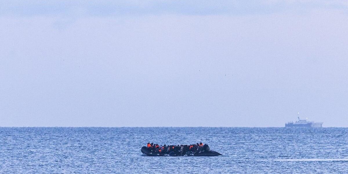 Urgent Rescue Operation Saves 157 Migrants from Channel Boat Fire