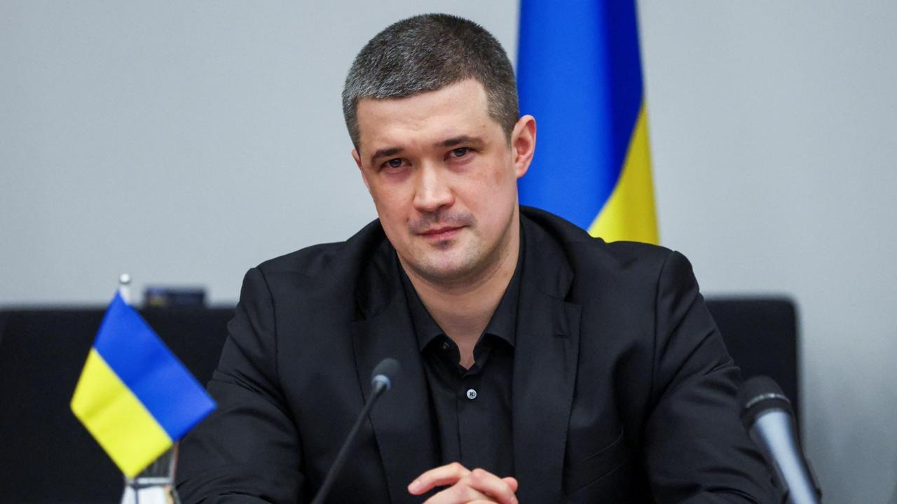 Ex-Ukrainian Defense Minister Demands Presidential Election Amid Martial Law Ex-Ukrainian Defense Minister Demands Presidential Election Amid Martial Law