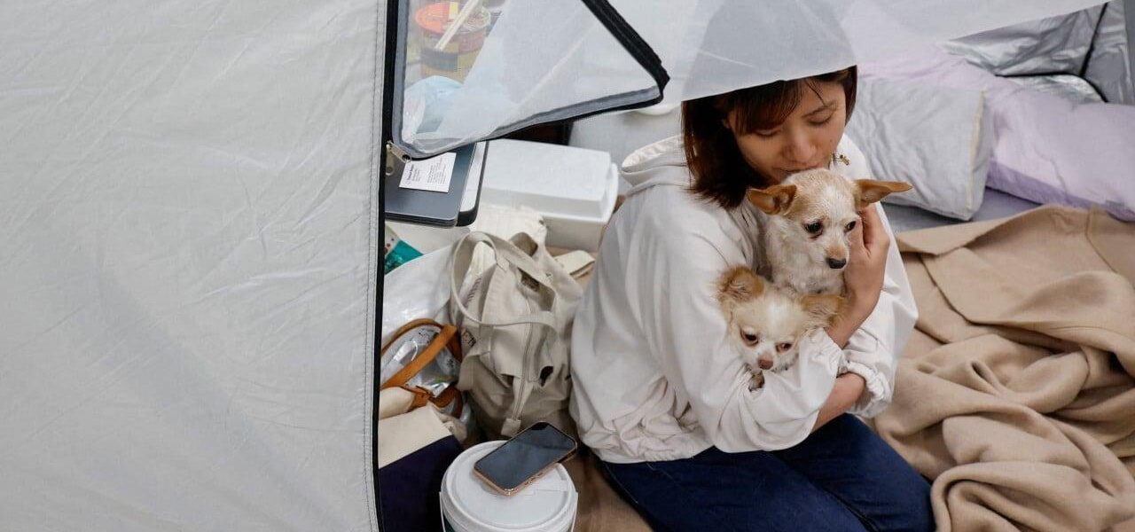 Japan Earthquake Evacuees Find Shelter with Pets at Kumamoto Animal Hospital Japan Earthquake Evacuees Find Shelter with Pets at Kumamoto Animal Hospital