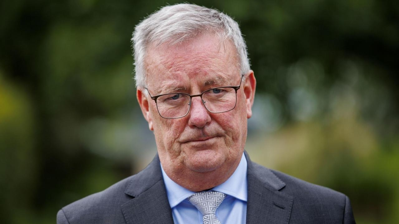 Health Minister Nesbitt Resigns Amid Party Leader Dispute Health Minister Nesbitt Resigns Amid Party Leader Dispute