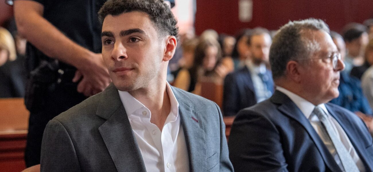 Luigi Mangione Expected to Plead Guilty in Manhattan Healthcare Boss Killing Luigi Mangione Expected to Plead Guilty in Manhattan Healthcare Boss Killing