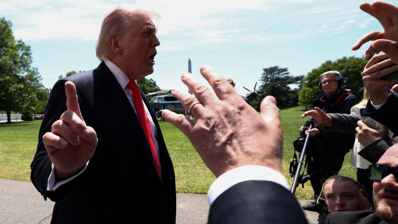 Trump’s Media Tactics: Identifying Questions That Trigger Silence