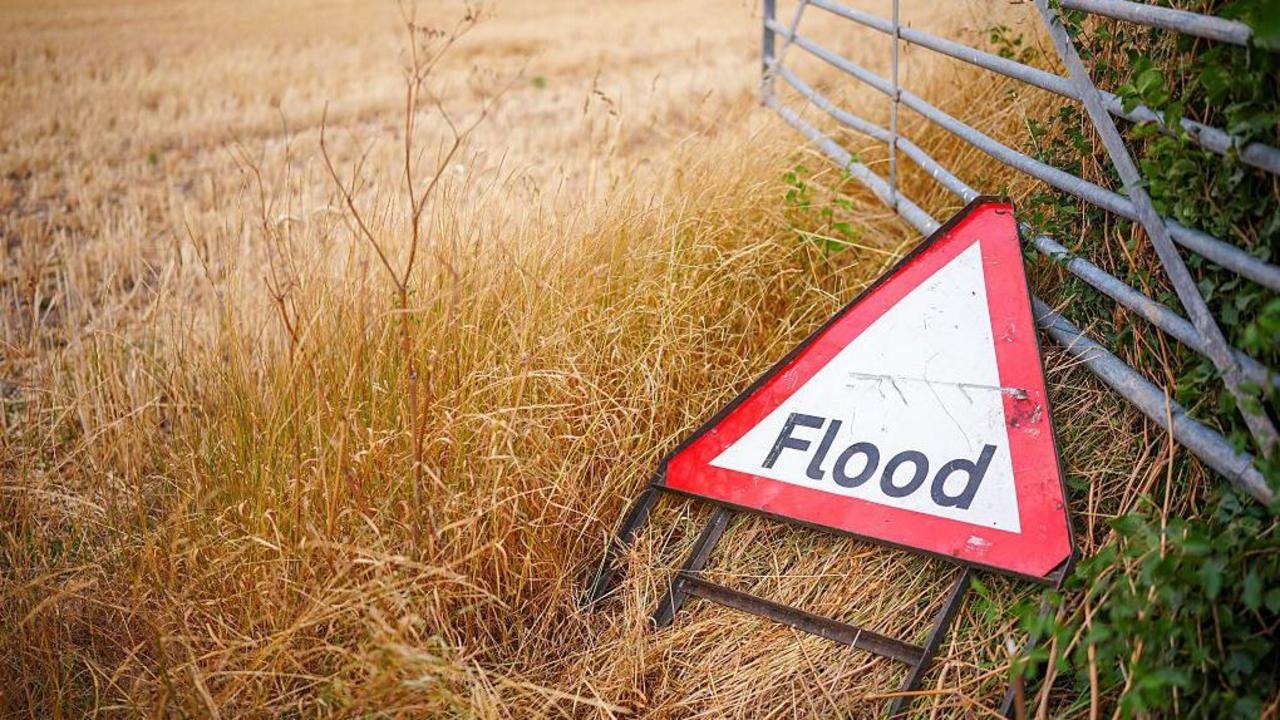 UK Faces Ongoing Downpours with Elevated Flash Flood Risk UK Faces Ongoing Downpours with Elevated Flash Flood Risk