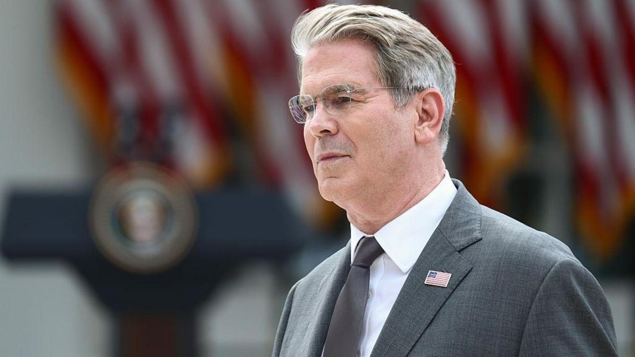 US Treasury Secretary Warns of Imminent Economic Isolation for Iran US Treasury Secretary Warns of Imminent Economic Isolation for Iran