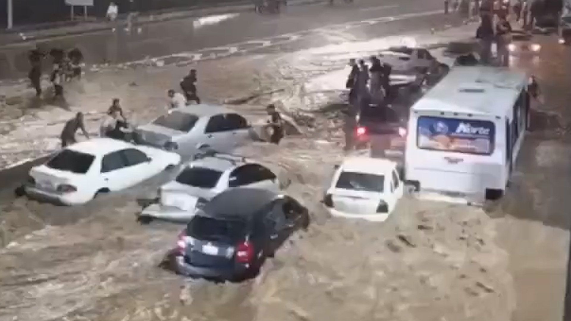 Flooding Devastates Caracas: Heavy Rains Cause Extensive Damage Flooding Devastates Caracas: Heavy Rains Cause Extensive Damage