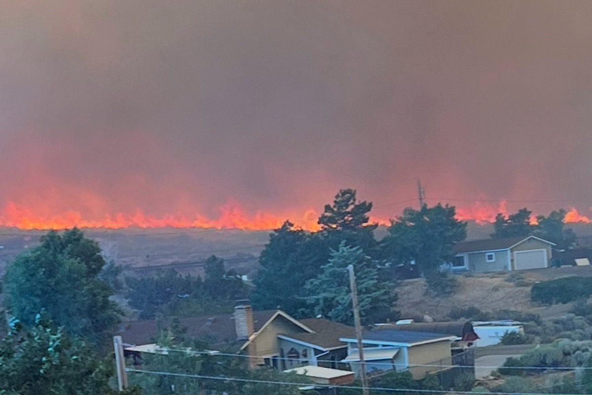 Wildfire Forces Evacuation of Thousands in Reno, Nevada Wildfire Forces Evacuation of Thousands in Reno, Nevada