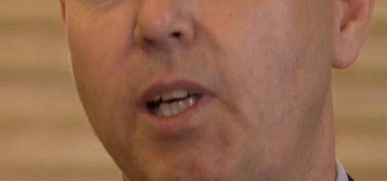 Successor to Health Minister Nesbitt to Be Announced Thursday Successor to Health Minister Nesbitt to Be Announced Thursday