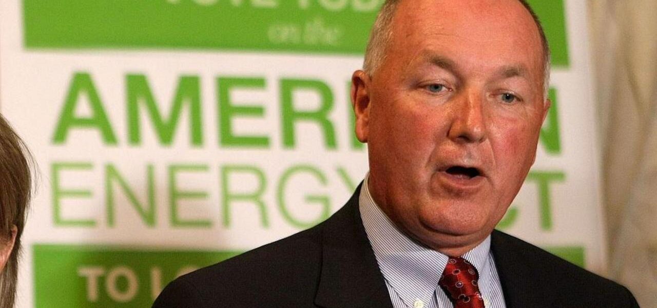 Canadians Demand Expulsion of US Ambassador Over Alleged Diplomatic Meddling