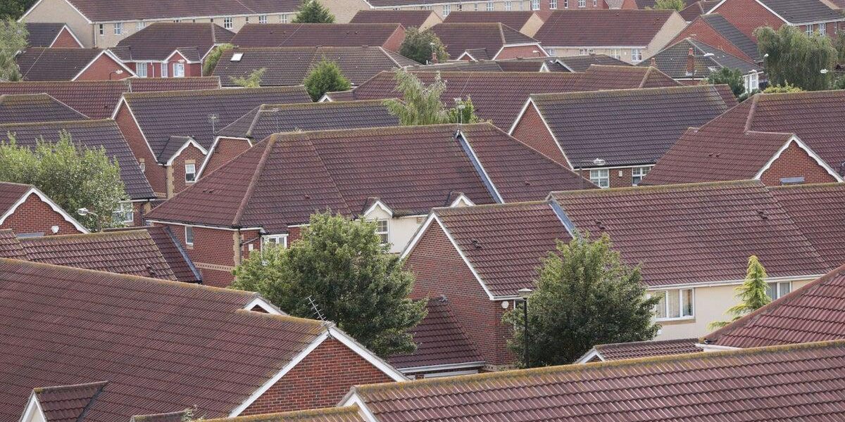 UK House Prices Stall as Mortgage Rates Climb UK House Prices Stall as Mortgage Rates Climb