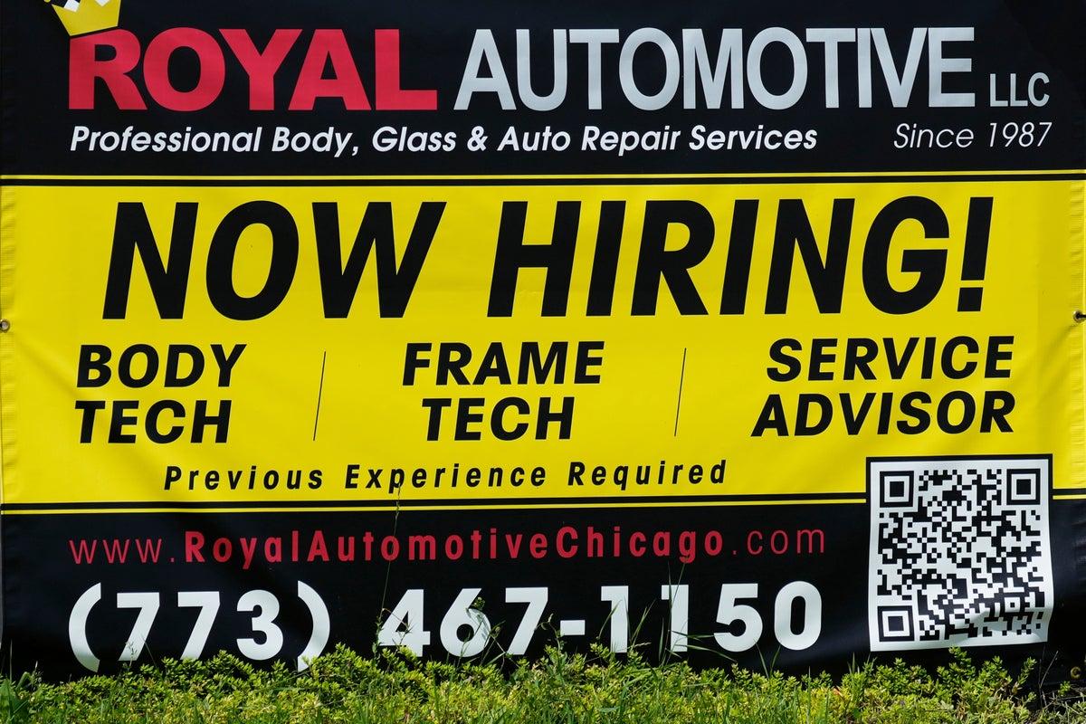 US Job Openings Decline to 7.4 Million Amid Resilient Labor Market