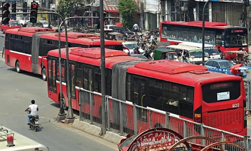 Lahore Metro Bus Service Faces Suspension Amid Fuel Cost Dispute