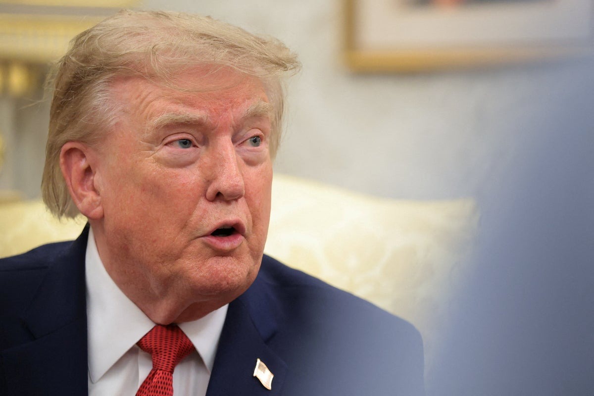 Strait of Hormuz: Trump Asserts US Control Amid Ongoing Tensions