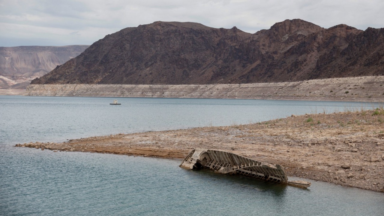 Human Remains Uncovered in Lake Mead as Water Levels Plummet Human Remains Uncovered in Lake Mead as Water Levels Plummet