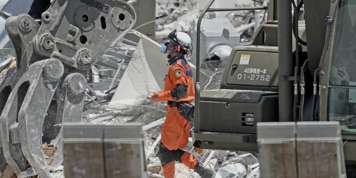 Japan Concludes Rescue Efforts at Collapsed Mall After Deadly Earthquake Japan Concludes Rescue Efforts at Collapsed Mall After Deadly Earthquake