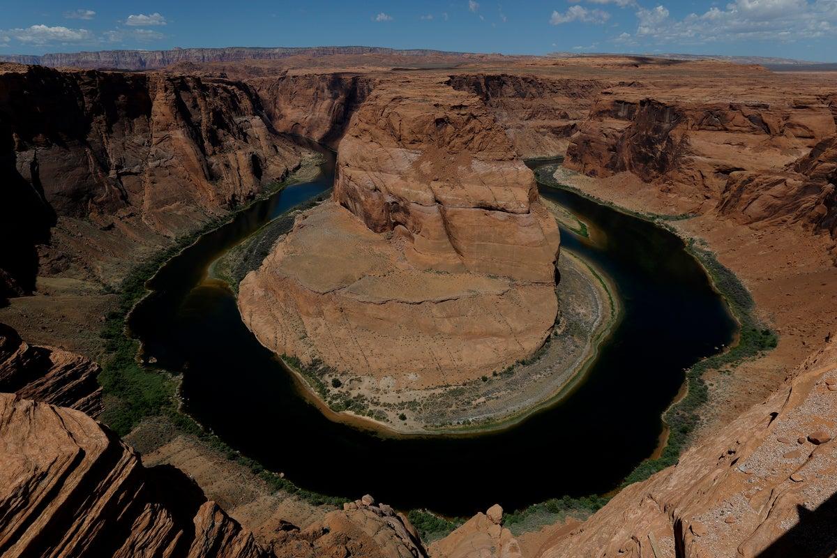 Federal Plan Mandates 20% Water Use Cut for Three States to Save Colorado River Federal Plan Mandates 20% Water Use Cut for Three States to Save Colorado River