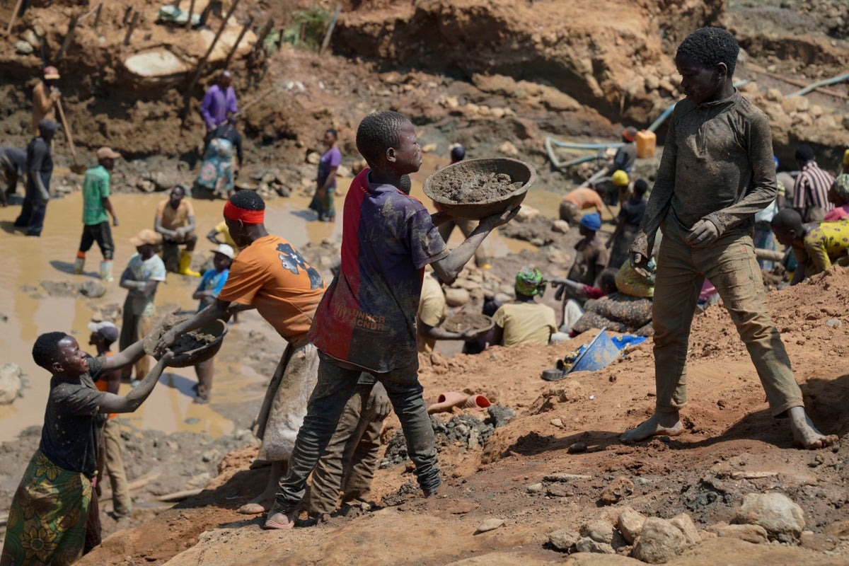 Ebola Containment Efforts Thwarted by Mobile Gold Miners in Eastern Congo