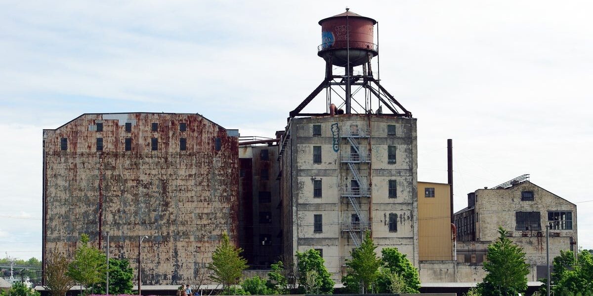 Portland Mill Faces Collapse Risk as Rail Operations Continue Portland Mill Faces Collapse Risk as Rail Operations Continue