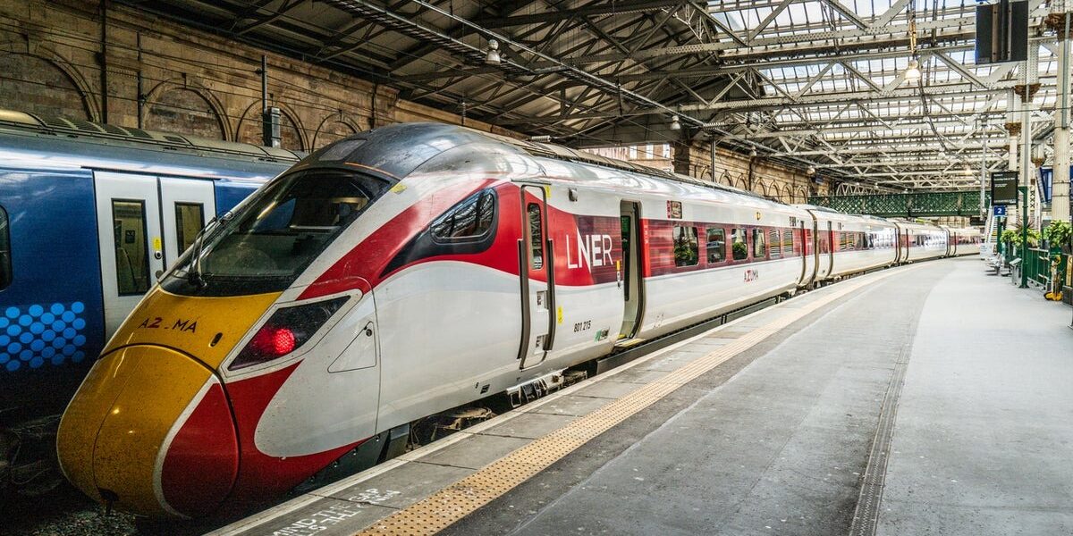 London King’s Cross Rail Disruption Due to Overhead Wire Damage London King’s Cross Rail Disruption Due to Overhead Wire Damage