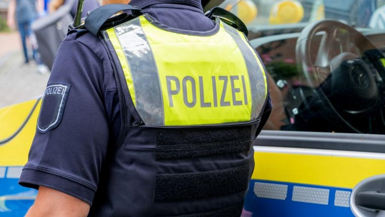 Germany Investigates Alleged Russian Links to Weapons Cache Germany Investigates Alleged Russian Links to Weapons Cache