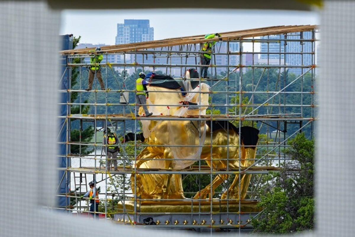 White House Criticized for Selectively Editing Public Reaction to M Gilded Statues in DC White House Criticized for Selectively Editing Public Reaction to M Gilded Statues in DC