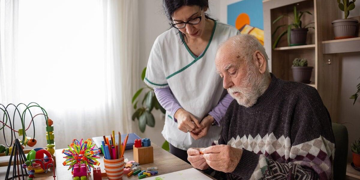Experts Identify Three Key Actions to Delay Dementia in Middle Age
