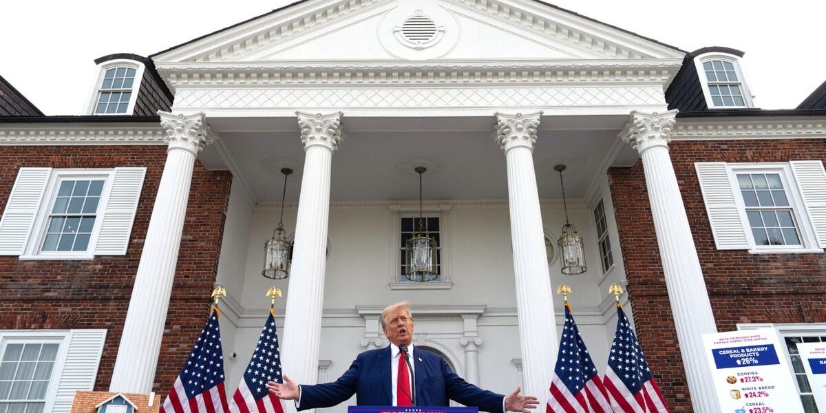 Trump’s 2024 Photo Op Reveals Economic Strain on Republicans Trump’s 2024 Photo Op Reveals Economic Strain on Republicans