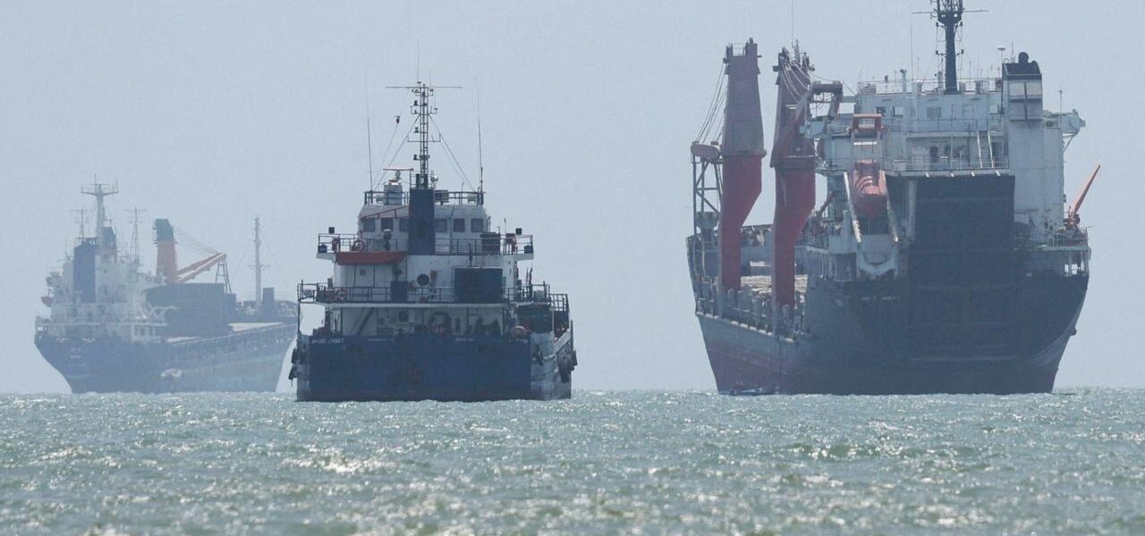 China Vows to Protect Interests Amid Expanded US Sanctions on Iran China Vows to Protect Interests Amid Expanded US Sanctions on Iran