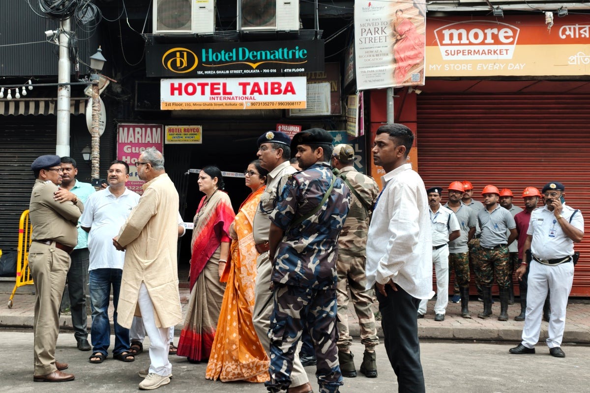 Deadly Hotel Fire in Kolkata, West Bengal: 9 Dead, 6 Injured Deadly Hotel Fire in Kolkata, West Bengal: 9 Dead, 6 Injured