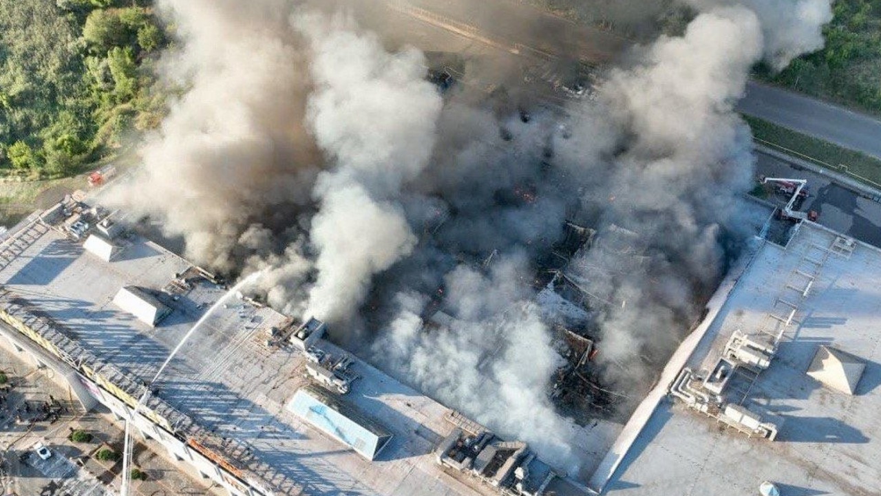 14 Killed, 121 Injured in Russian Double-Tap Drone Strikes on Ukrainian Mall 14 Killed, 121 Injured in Russian Double-Tap Drone Strikes on Ukrainian Mall